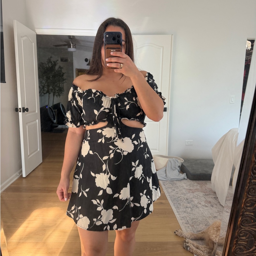 Lulus Black & White Floral Cutout Mini Dress 100% Cotton Womens Medium